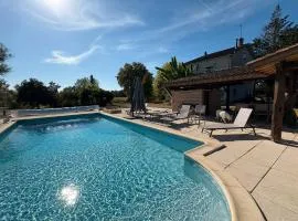 Domaine familial, Nature et Piscine