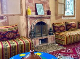 Villa Mouloud, Authentic Amazigh Family Villa, Fireplace & Garden、ヘニフラのホテル