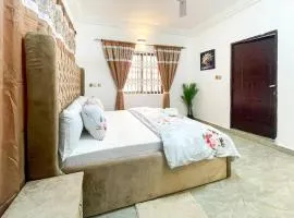 CARO 2 bed spacious deluxe Appt