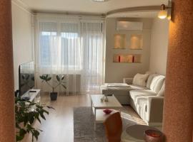 Encsi apartman, hotel con estacionamiento en Salg&oacute;tarj&aacute;n