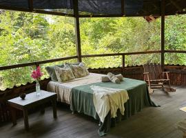 Beautiful open house in the forest, khách sạn ở Alter do Chão