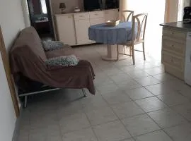 Petite maison avec jardin privé