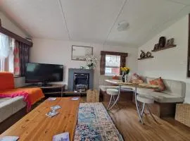 Clarach Breeze Pet Friendly 2 Bed Seaside Caravan with Decking