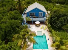 Hideaway Villa 2 Minute walk to Gracebay beach
