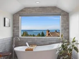 Family Beachside Driftwood House 3BR Yard & Parking