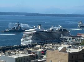 Pike Place Condo with indoor pool and water view, hotel a Seattle