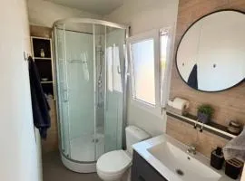 TJ Escape - Mobile Home - Mobile Home With Hot Tub And Terrace
