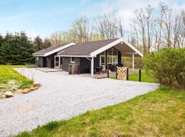 8 person holiday home in Sydals، فندق في Sarup