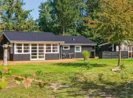 6 person holiday home in Grenaa
