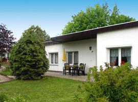 Twin Bungalow at Black Lake, Schwarz, hotel a Schwarz
