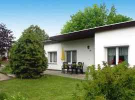 Twin Bungalow at Black Lake, Schwarz