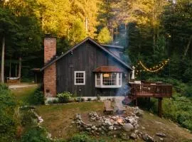 Forest Mountain Escape- Beautiful Mountaintop Escape in Mendon, VT, 20 min to Killington 14 to Pico, home