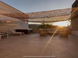 H&ocirc;tel &eacute;gide, hotel com estacionamento em Espalion