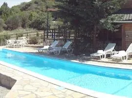 Zeus-Village οικισμός φινλανδικών chalet με πισίνες & γυμναστήριο