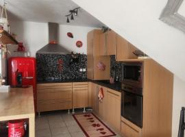 Appartement cosy à 5mn du Parc des Expositions, khách sạn ở Colmar