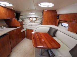 bateaux &agrave; quai Porquerolles, alojamiento en un barco en Hy&egrave;res