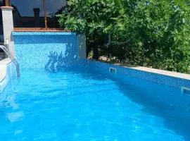 Villa "MEGGI" Овчаровски плаж - басейн, барбекю