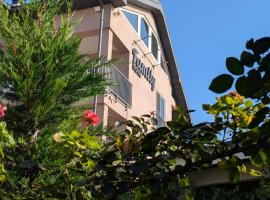 Family Hotel, Hotel in Hrybiwka
