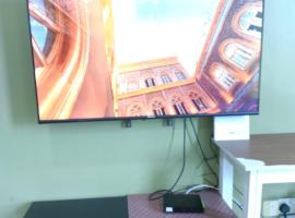 ZH Studio Apartment Gua Musang With WIFI dan POOL, ξενοδοχείο σε Gua Musang