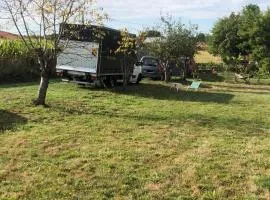 PARKING pour petit transporteur de passage, calme no stress assuré