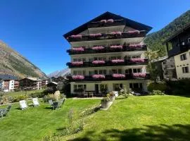 Hotel Adonis