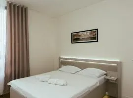 Beautiful One Bedroom With Free Breakfast and Parking