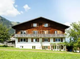 Ferienwohnung mit Balkon nahe Interlaken & Adelboden