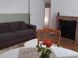 Charmante maison de ville avec le calme de la campagne, hotel que aceita pets em Poitiers