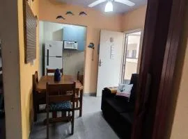 Apartamento Pé na Areia com Garagem no Centro Mongaguá