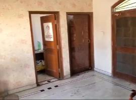Rose park Kapurthala road, hotel in Kharar