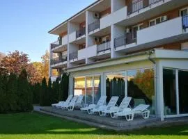 Holiday25 Wellness Apartman