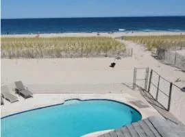 Oceanfront 2-Level Guest Suite + Private Beach + Pool