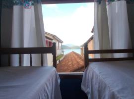 hostel Boa Onda Trindade, hotel in Paraty