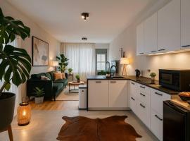 Modern Comfort - Bus & Tram at Door, hotel in Antwerp