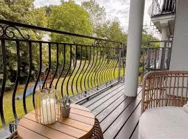 BATOREGO FLATS No 13 Pszczyna - Walk to Castle - Apartment with Parking, Balcony, Elevator, Fast WiFi