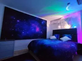 Space House & Surprise - Disneyland & Paris