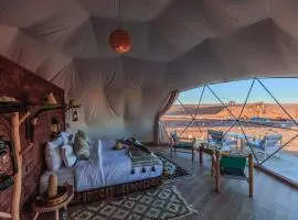 Luxury Desert Glamping - camel rides & stargazing in Erg chebbi