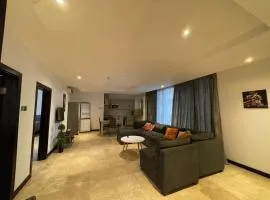 Prime Two Bedroom close to Alisa Hotel