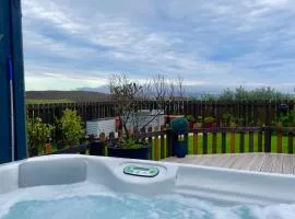 Switha - Luxury home in Stromness, Orkney with outstanding views and hot tub