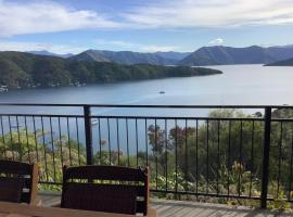 Allports Sea view Apartment with Spa pool, Wellnesshotel in Waikawa
