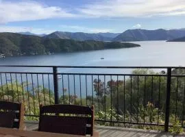 Allports Sea view Apartment with Spa pool