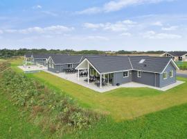 5 star holiday home in Spøttrup, hótel í Spottrup