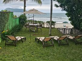Casa pé na areia na Praia de Juquehy, hotel a São Sebastião