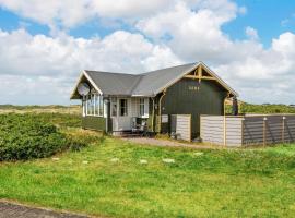 4 person holiday home in Rømø-By Traum, hotel in Lakolk