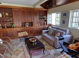 Casa completa - Com churrasqueira e vista deslumbrante em Conservatória