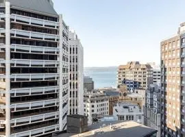 Hidden Hideaway With Harbour View - Prime location