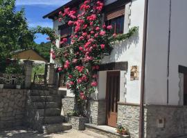 Casa Rural Fuentesil, hotel econômico em Robles de Laciana