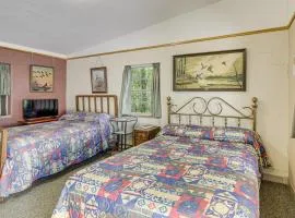 Patio and Trail Access Lake Whitney Studio!