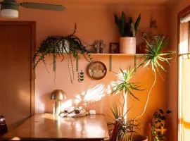 Sunshine Apartment at La Casa Cubo