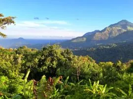 Shambala Retreat-Villa in Ella with mountain & Waterfall Views